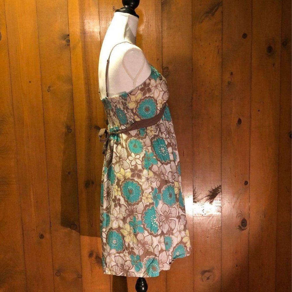 Large Dress - Picture 3 of 4